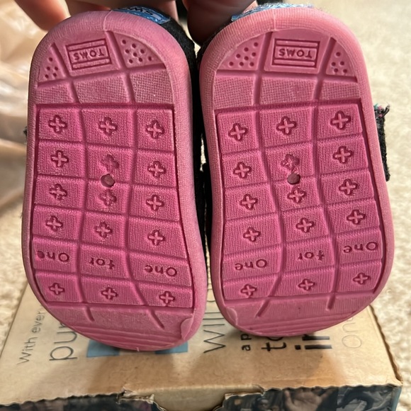 TOMS EUC tiny wool dot classic. (Little) Girls size 3. ADORABLE - Picture 4 of 6